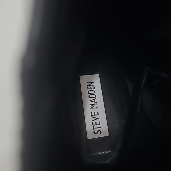 Elegant Black Women's Boots - Picture 3 of 9